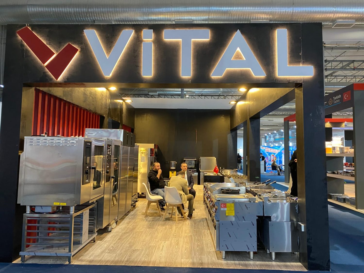 ГРУППА MUTAŞ ЗАНЯЛА СВОЕ МЕСТО НА ВЫСТАВКЕ HOST ARABIA 2025 С ЖИЗНЕННО ВАЖНЫМ БРЕНДОМ